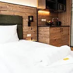 מלון Sekra Stadthotel